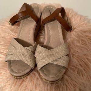 Land’s End Wedge Sandals‼️